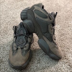 Adidas Yeezy 500 Utility Black – Men’s 10 Good Condition No Box